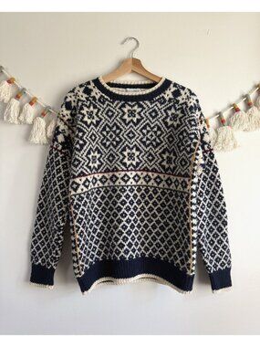 The Lodge VTG 100% Wool Fair Isle Nordic Crewneck Sweater Preppy Cottage Cabin M